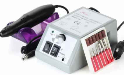 Manicure and Pedicure Mercedes 2000