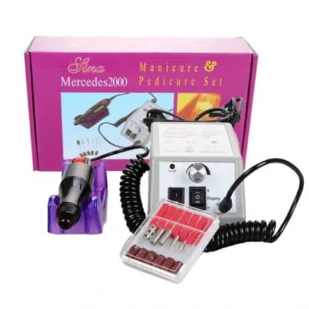 Manicure and Pedicure Mercedes 2000